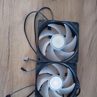 Deux ventilateurs